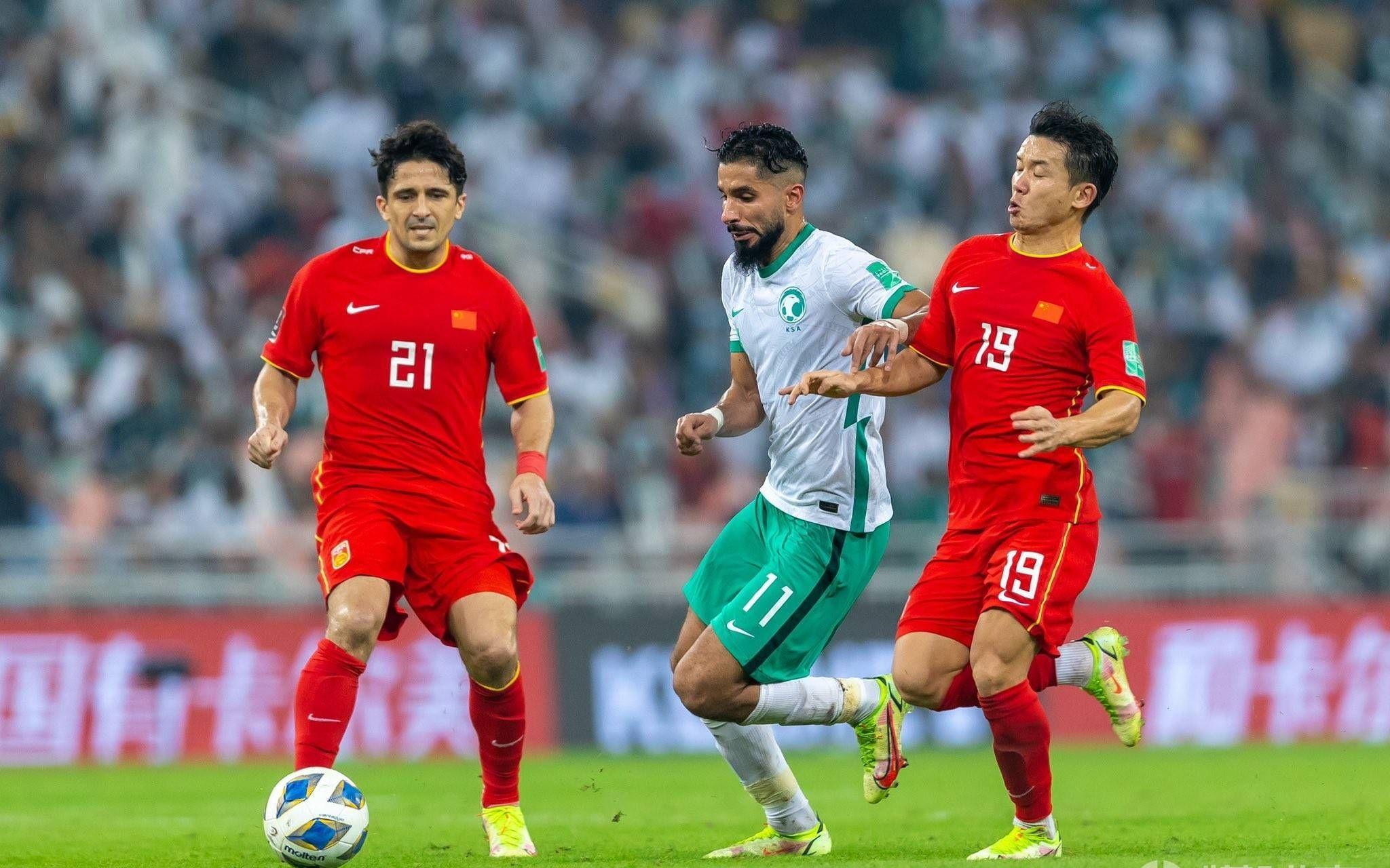 开云体育app-关于清晨托特纳姆调整名单以备社区盾，扳平良机环节打磨，媒体盛赞，轮换策略成焦点的信息-开云体育app