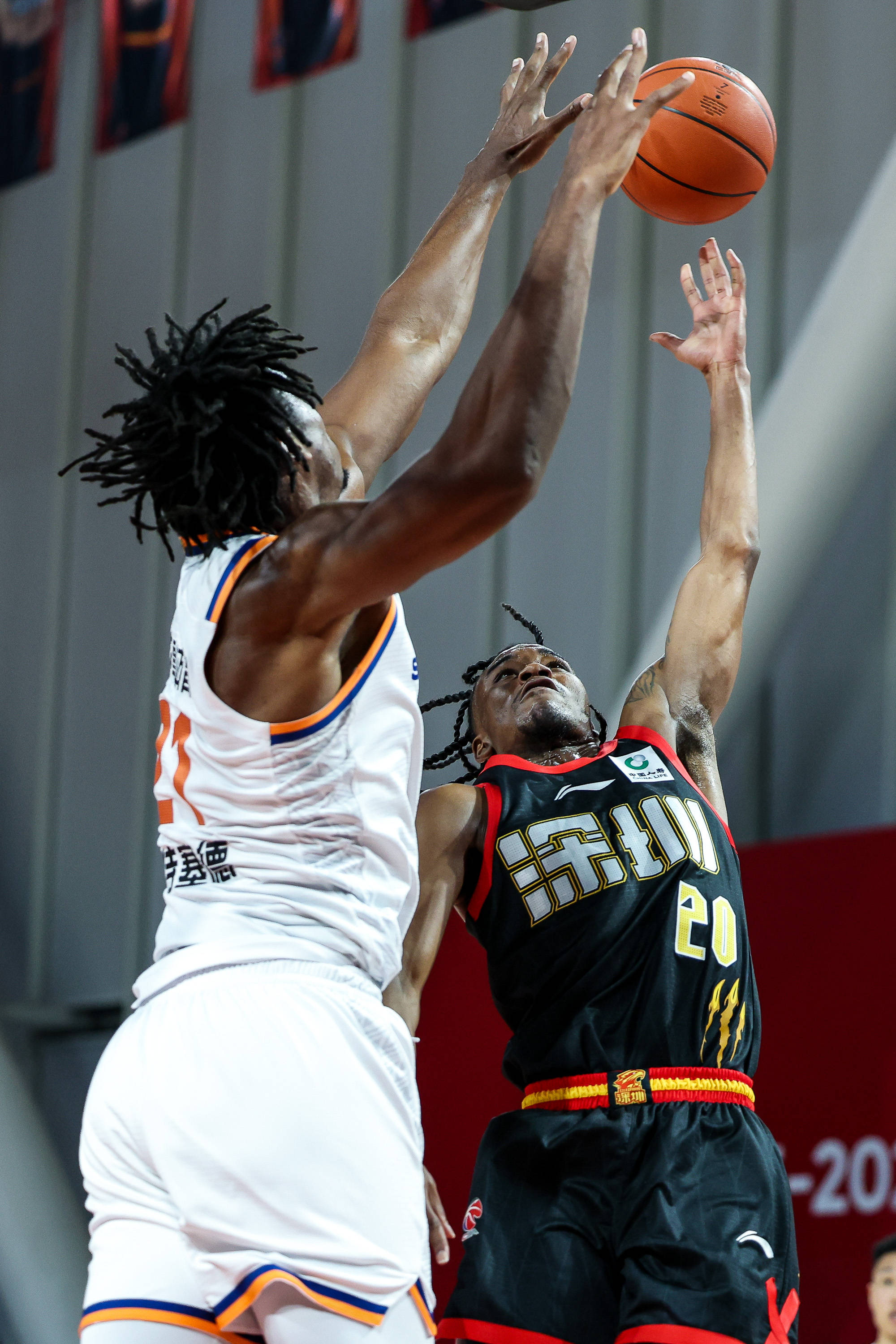 开云-包含上海久事迎CBA常规赛关键赛；加时末段外线爆发；质疑声仍在；阵容厚度经受考验的词条-开云